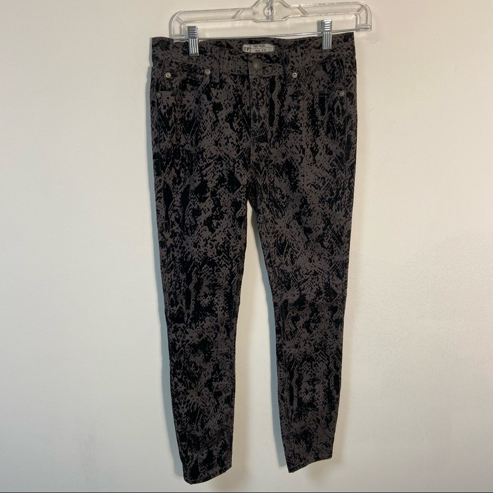 Free People Women’s Flocked Jeans Size 25